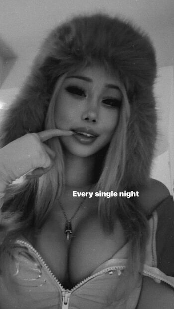 Full leaked Waifuo private onlyfans photo