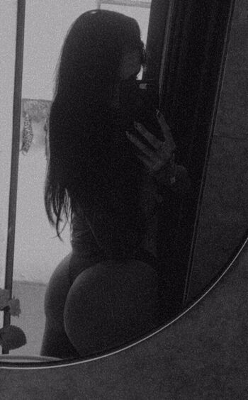 Full leaked Wandy flores private onlyfans photo