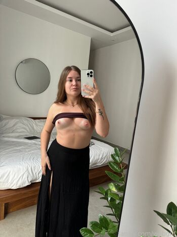Full leaked Webgirl private onlyfans photo