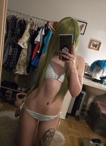 Full leaked Weeniestwee private onlyfans photo