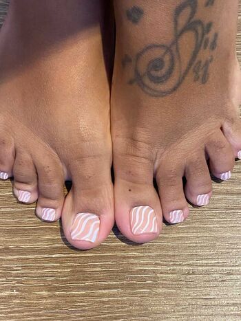 Full leaked White toes private onlyfans photo