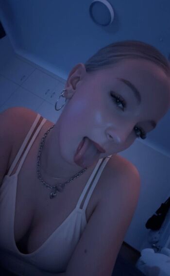 Full leaked Iakilolasw/ private onlyfans photo