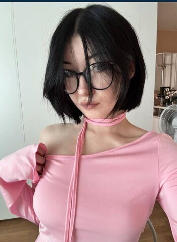 Full leaked Who is this / private onlyfans photo