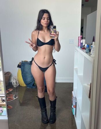 Full leaked Halee model/ private onlyfans photo