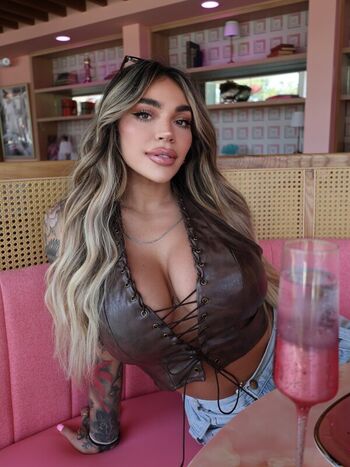 Full leaked Brattyleylah/ private onlyfans photo