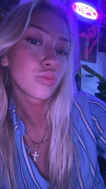 Full leaked Skylynn marrie/ private onlyfans photo