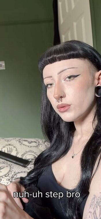 Full leaked Angleyez/ private onlyfans photo