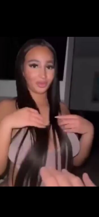 Full leaked Delfysele / private onlyfans photo