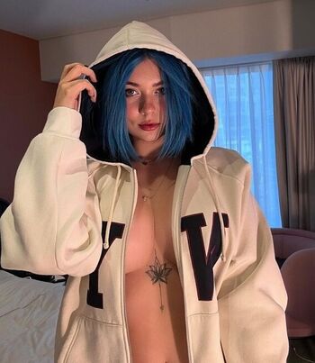 Full leaked Willow hand / private onlyfans photo