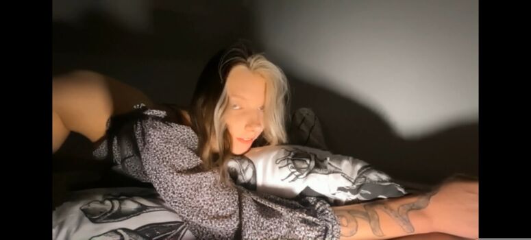 Full leaked Rumi mac/ private onlyfans photo