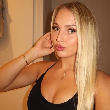 Full leaked Louise stonham/ private onlyfans photo