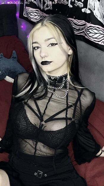 Full leaked Idontwannabeyouanymore/ private onlyfans photo