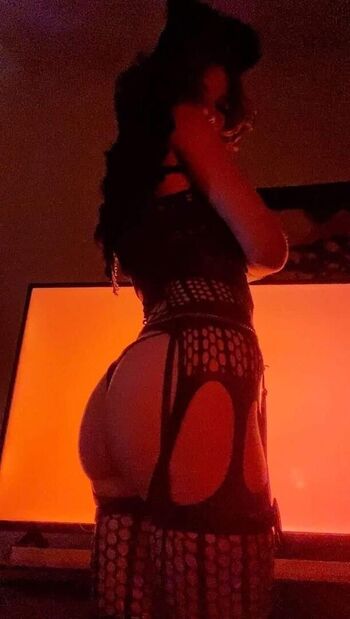 Full leaked Alina west/ private onlyfans photo