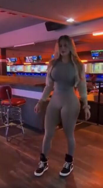 Full leaked Amateur voyeur/ private onlyfans photo