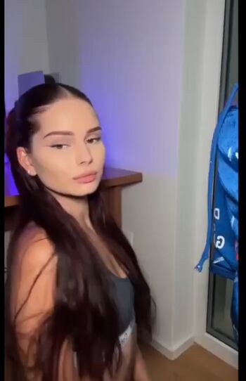Full leaked Emily carey/ private onlyfans photo