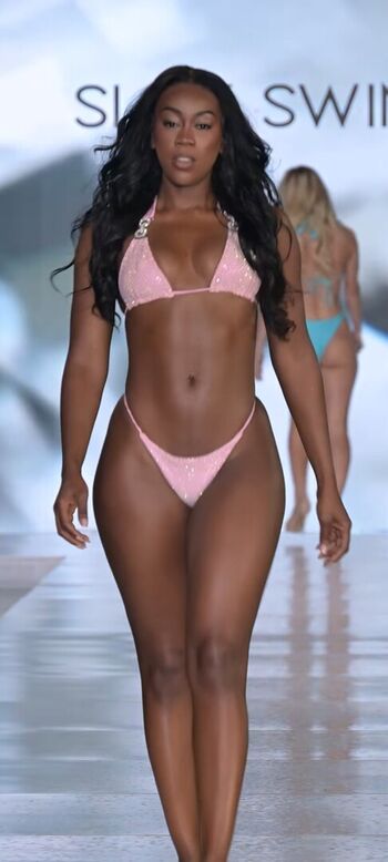 Full leaked Alfyrise/ private onlyfans photo