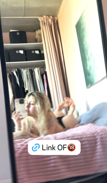Full leaked Chanel noir/ private onlyfans photo