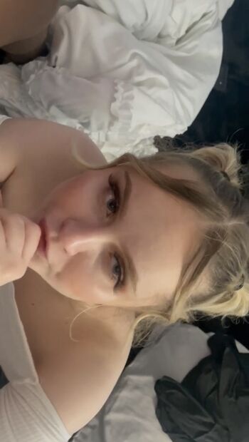Full leaked Hausfrau lisa/ private onlyfans photo