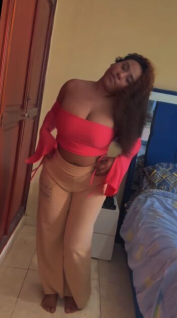 Full leaked Tashayung/ private onlyfans photo