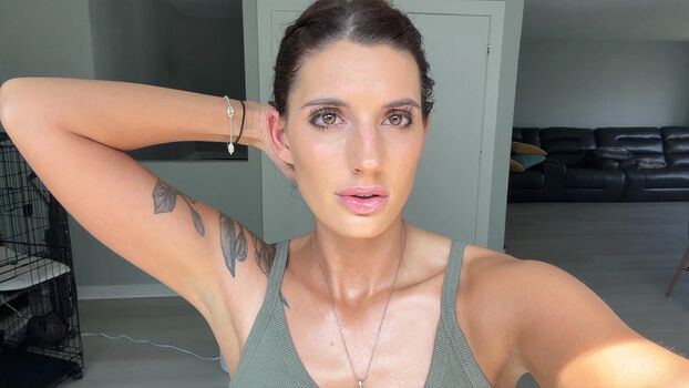 Full leaked Paigehenne / private onlyfans photo