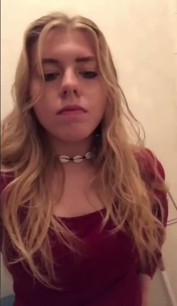 Full leaked Ella mendelsohn/ private onlyfans photo