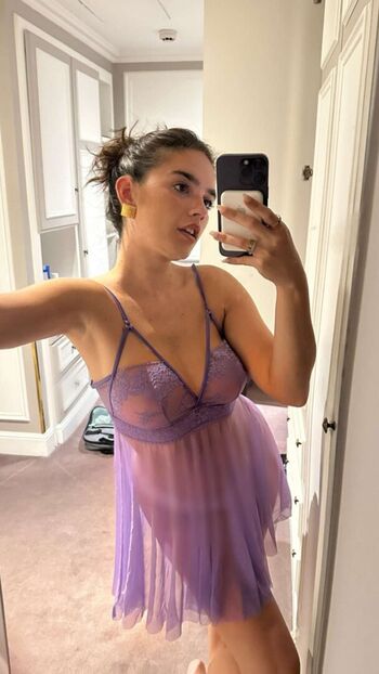 Full leaked Chlo may/ private onlyfans photo
