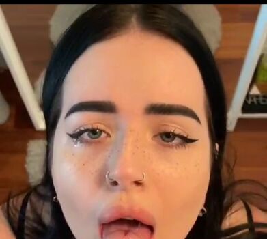 Full leaked Wettmelons / private onlyfans photo
