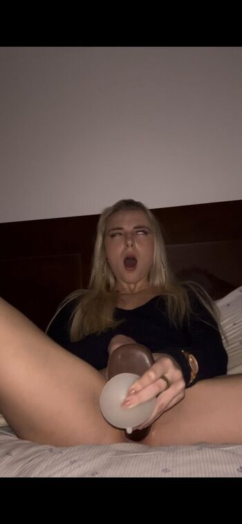 Full leaked Emmymxoxo/ private onlyfans photo