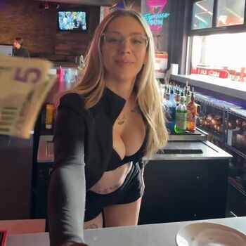 Full leaked Sarah harrison/ private onlyfans photo