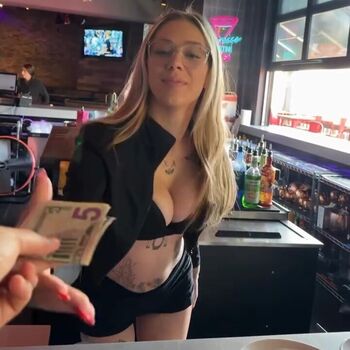 Full leaked Luna sarande/ private onlyfans photo
