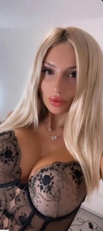 Full leaked Karina hart / private onlyfans photo