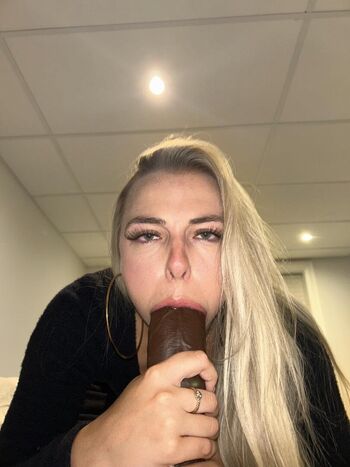 Full leaked Mira david/ private onlyfans photo