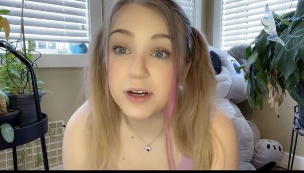 Full leaked Boutinela/ private onlyfans photo