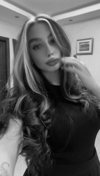 Full leaked Kitticream/ private onlyfans photo