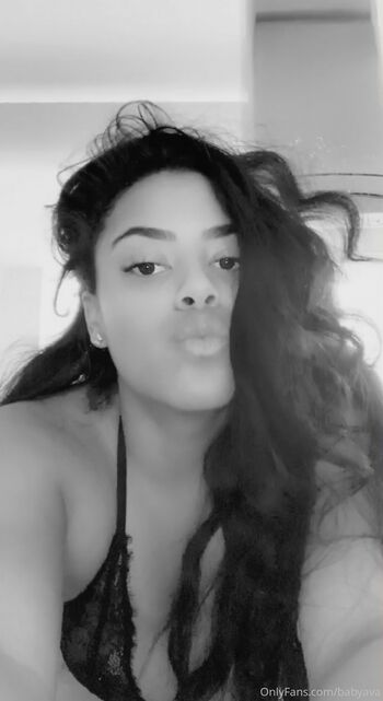 Full leaked Lilliandtee / private onlyfans photo