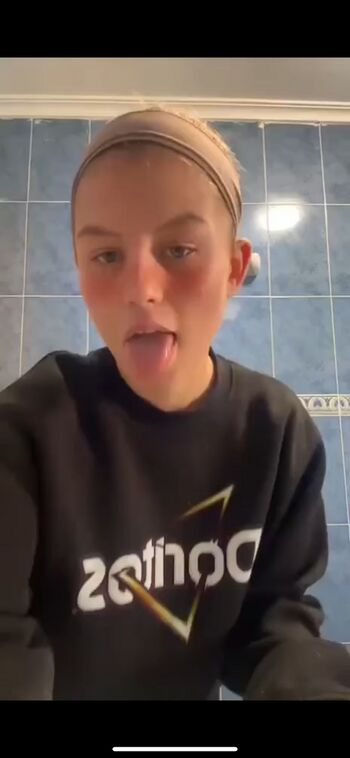 Full leaked Fairyjulia / private onlyfans photo