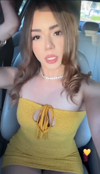 Full leaked Delettraa/ private onlyfans photo