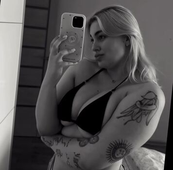 Full leaked Missrager / private onlyfans photo