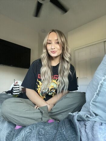 Full leaked Theivyside/ private onlyfans photo