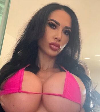 Full leaked Woah vicky / private onlyfans photo