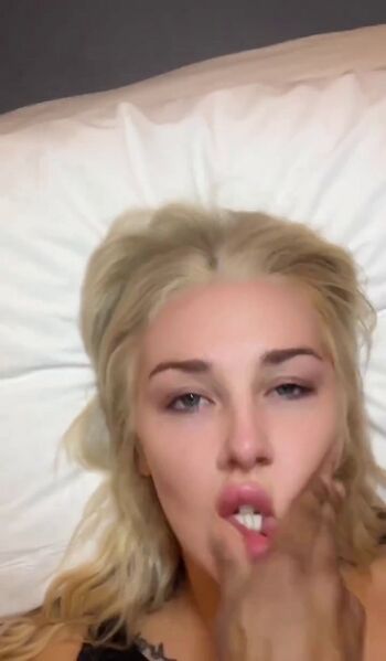Full leaked Who is this / private onlyfans photo