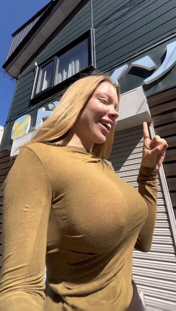 Full leaked Mia amour/ private onlyfans photo