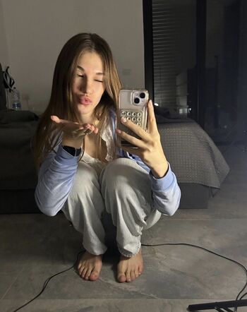 Full leaked Ashleyilenfeld/ private onlyfans photo