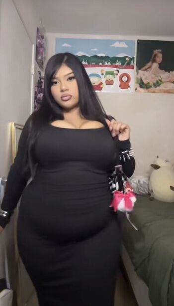Full leaked Leah lewis/ private onlyfans photo