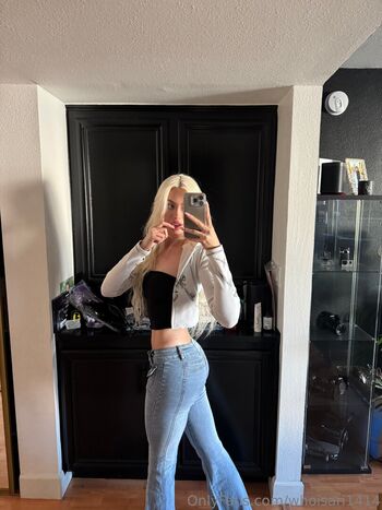 whoisari1414