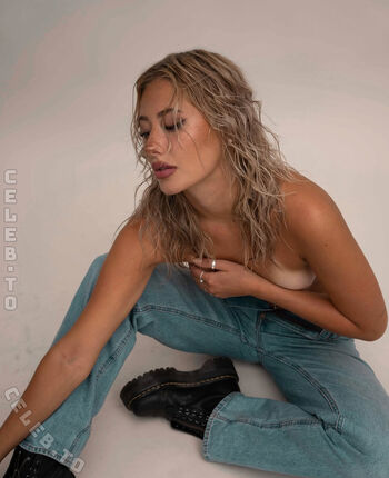 Full leaked Whossellyy page private onlyfans photo