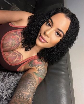 Full leaked Whouluvluv private onlyfans photo
