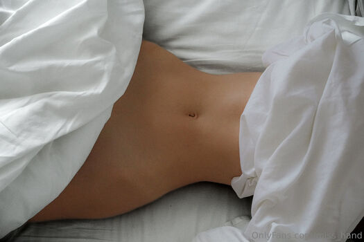 Full leaked Willow hand  page private onlyfans photo