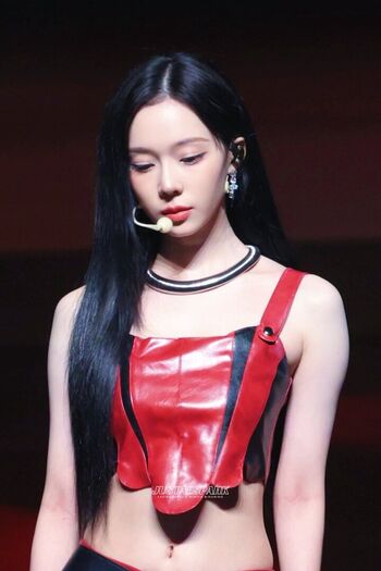 Full leaked Winter aespa page private onlyfans photo