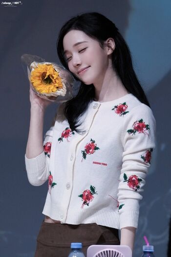 Full leaked Winter aespa page private onlyfans photo